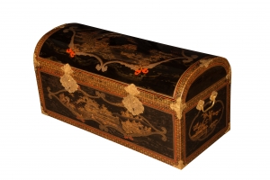 A Japanese lacquer coffer