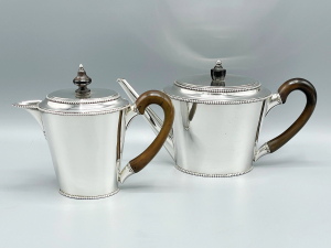 A zilveren theepot en melkkan door Svante Striedbeck