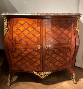 Een Hollandse Louis XV-stijl commode