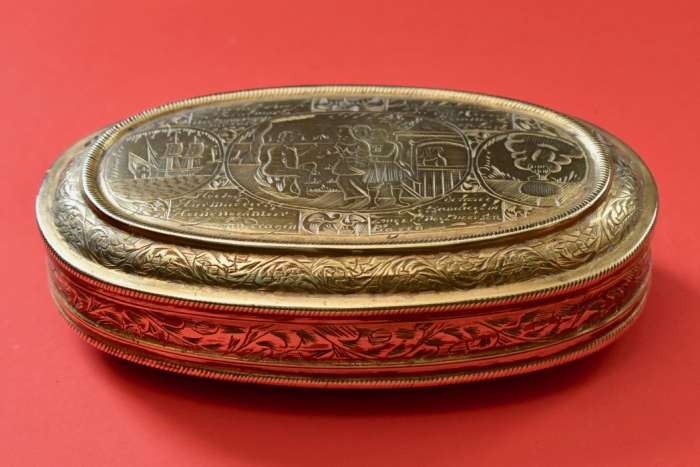 Antique Dutch 18th Century Engraved Brass Oval Tobacco Box Hart 0599