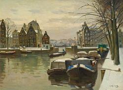 Met sneeuw bedekte schuiten aan de Houtkopersburgwal te Amsterdam