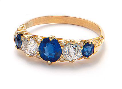 Bague sertie de saphirs et diamants taill&Atilde;&copy;s antiques.