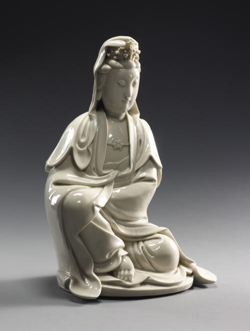 A large Blanc de Chine Dehua ware Guanyin, China Kangxi period ceramics