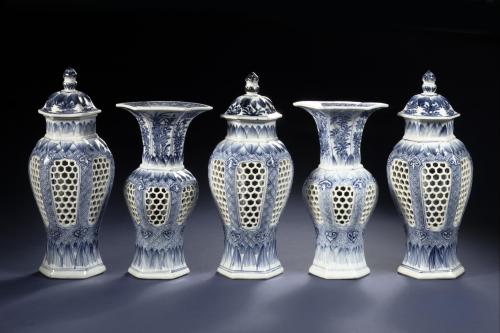 Kangxi Blue and white porcelain Devil's work Garniture Chinese Ceramics