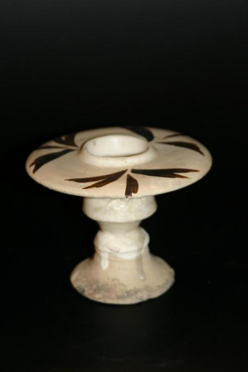 Une poterie chinoise lampe Cizhou r&Atilde;&copy;els du p&Atilde;&copy;trole &Atilde;&nbsp; la d&Atilde;&copy;coration Brown, de la c&Atilde;&copy;ramique dynastie Song de Chine