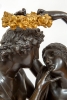 Een belangrijke Franse Empire sculpturale pendule ‘Amor en Psyche’, Claude Michallon, circa 1800