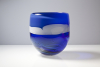 Willem Heesen, 'Blue River', Unieke vaas met blauwe en witte kleurlagen, 2001 - Willem Heesen H.
