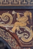 Een zeldzame en decoraieve Mid-Europese beschilderde houten zaagklok met slagwerk circa 1780