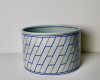 Leen Quist, porcelain bowl with linear geometrical decoration, designed & executed by Leen Quist, in his own studio, 1988. - Leen Quist