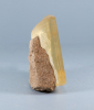 Vladimir Zbynovsky (1964), uniek glaskunstobject, ontworpen en uitgevoerd, optisch gesmolten glas, uitgevoerd in de cire perdue techniek en los geplaatst op een brok graniet - vladimir Zbyňovský