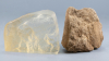 Vladimir Zbynovsky (1964), uniek glaskunstobject, ontworpen en uitgevoerd, optisch gesmolten glas, uitgevoerd in de cire perdue techniek en los geplaatst op een brok graniet - vladimir Zbyňovský