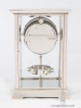 Een Franse Art Deco vernikkelde Reutter patent atmos klok, circa 1933.