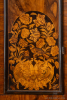 Een vroege Anglo-Hollandse staande klok met marquetterie, Fromanteel, circa 1685.