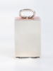 Een miniatuur Zwitsers zilveren roze transparant guilloche email klokje, circa 1900