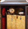 Een Engelse gezwarte tafelklok met kwartierslag, Stephen Rimbault, circa 1750