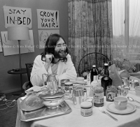 John Lennon & Yoko Ono - PEACE - Room 902 Hilton #32