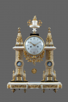 A French Louis XVI mantel clock portique Piolaine à Paris - Michel-François Piolaine