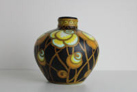 Charles Catteau – Boch Keramis , zwarte vaas met kleurig geschilderd decor D 959, onder mat glazuur. - Charles Crépin Nicolas Catteau