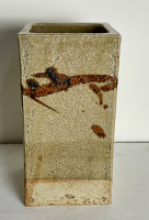 Jan de Rooden, rectangular vase of highly fired clay slabs, with abstract decorations in a salt glaze, 1978. - Jan de Rooden