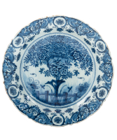 Een zogenaamde 'Tea Tree' schotel van Delfts aardewerk - De Porceleyne Bijl (The Porcelain Axe) Factory