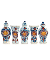Miniatuurgarnituur van Vijf Delfts Polychrome Vaasjes voor een Poppenhuis