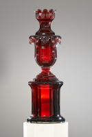Grote Russische robijnrode glazen siervaas, Imperial Glass Factory, St. Petersburg