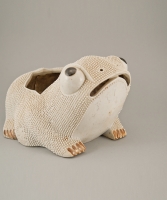 A Porcelan Frog Brush Pot
