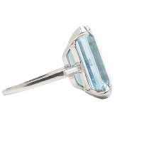 Platinum Aquamarine and Diamond Ring Deco