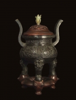 A MING DYNASTY CHINESE BRONZE CENSER
