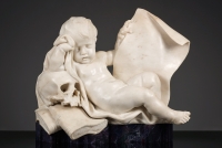 Marmeren beeld van een Vanitasvoorstelling, toegeschreven aan Laurent Delvaux