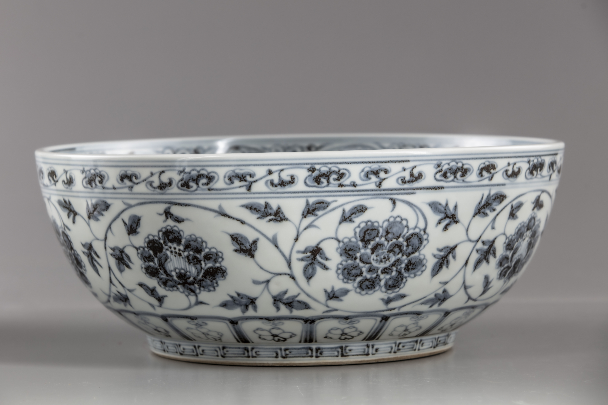 A large Chinese porcelain bowl OAA