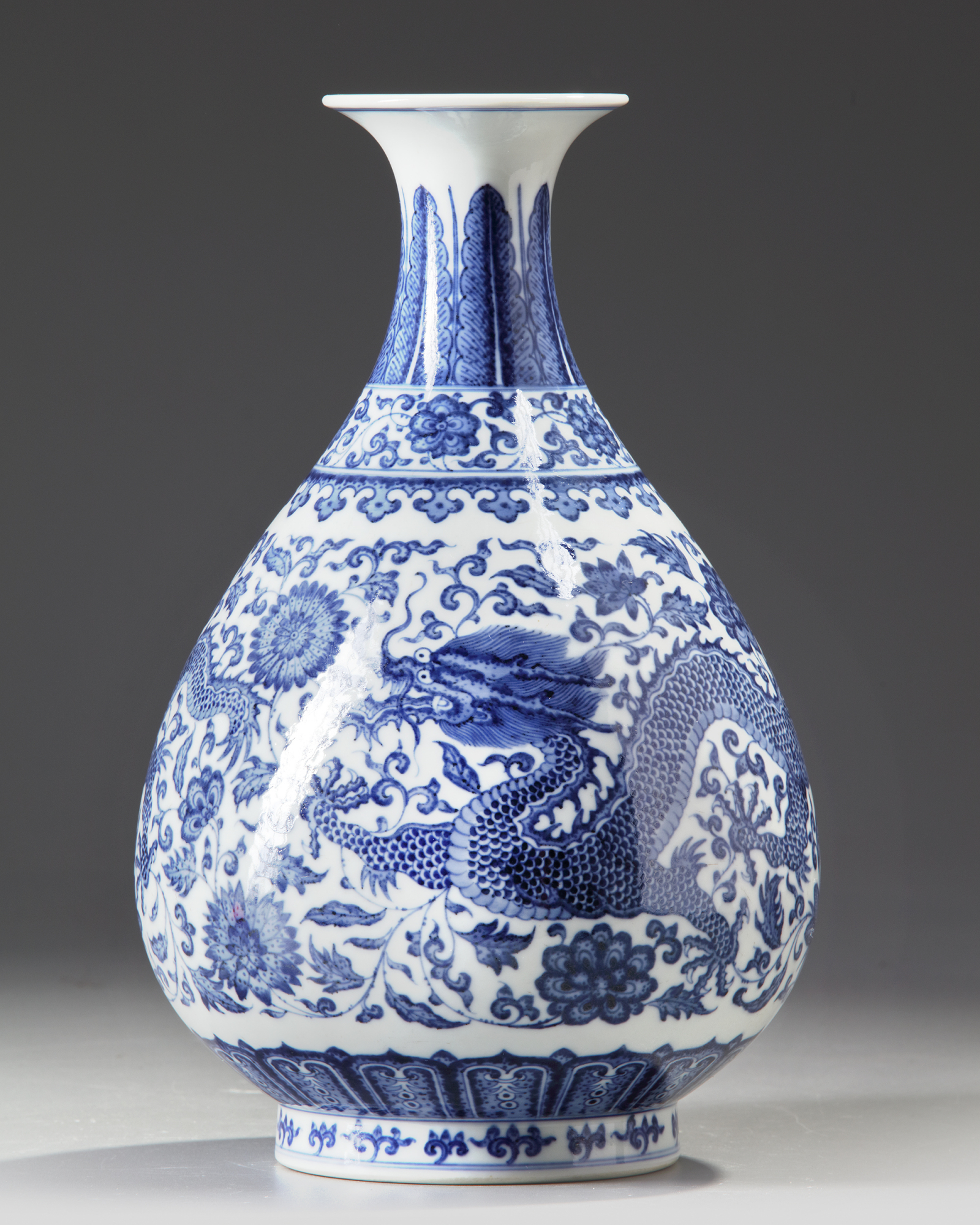 A CHINESE BLUE AND WHITE 'DRAGON VASE', YUHUCHUNPING OAA