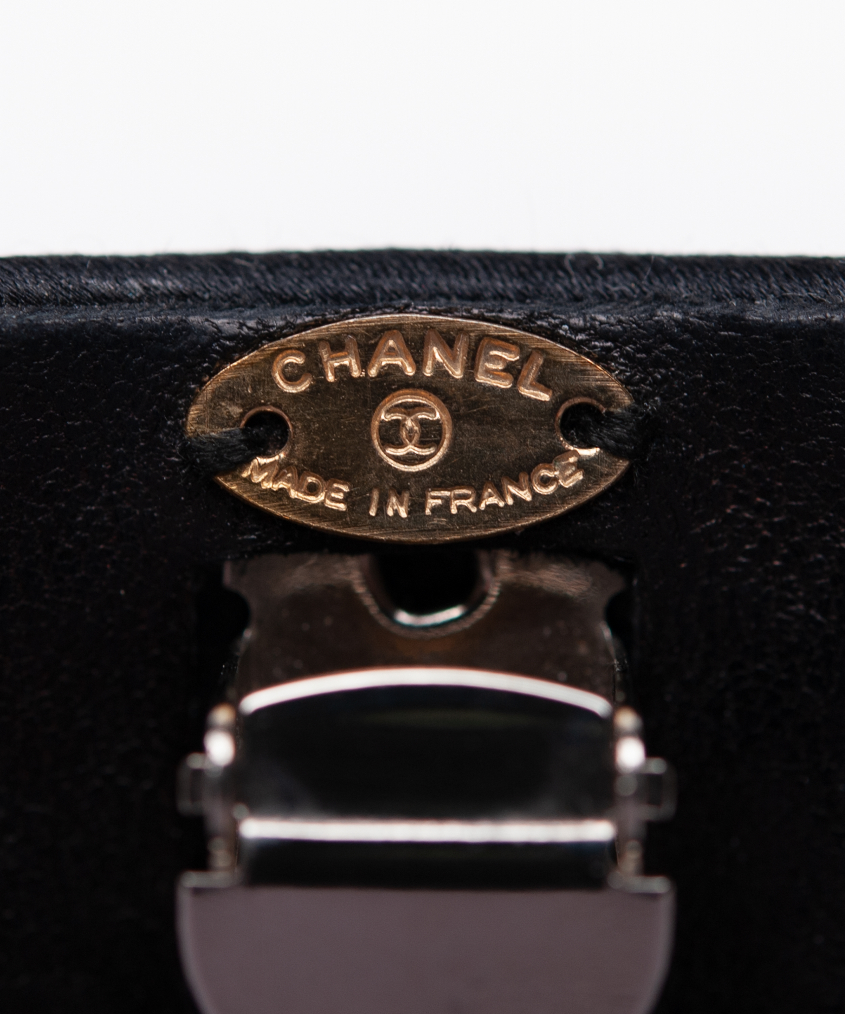 Werkwijze duurzame grondstof Buik Chanel Zwarte Satijnen Haarspeld - Chanel | ArtListings