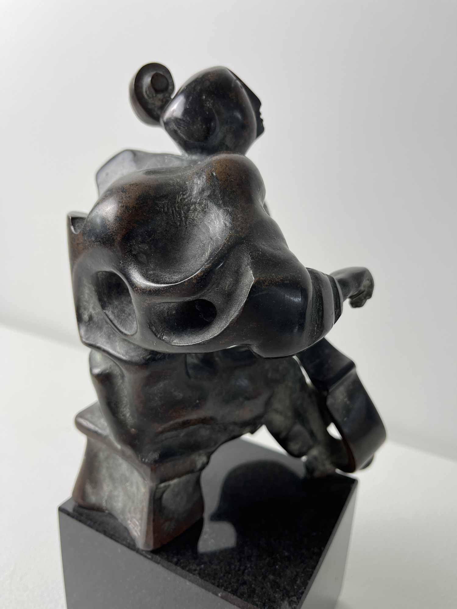Fons Bemelmans, bronze sculpture, 'cellist' - Fons Bemelmans | Kunstconsult