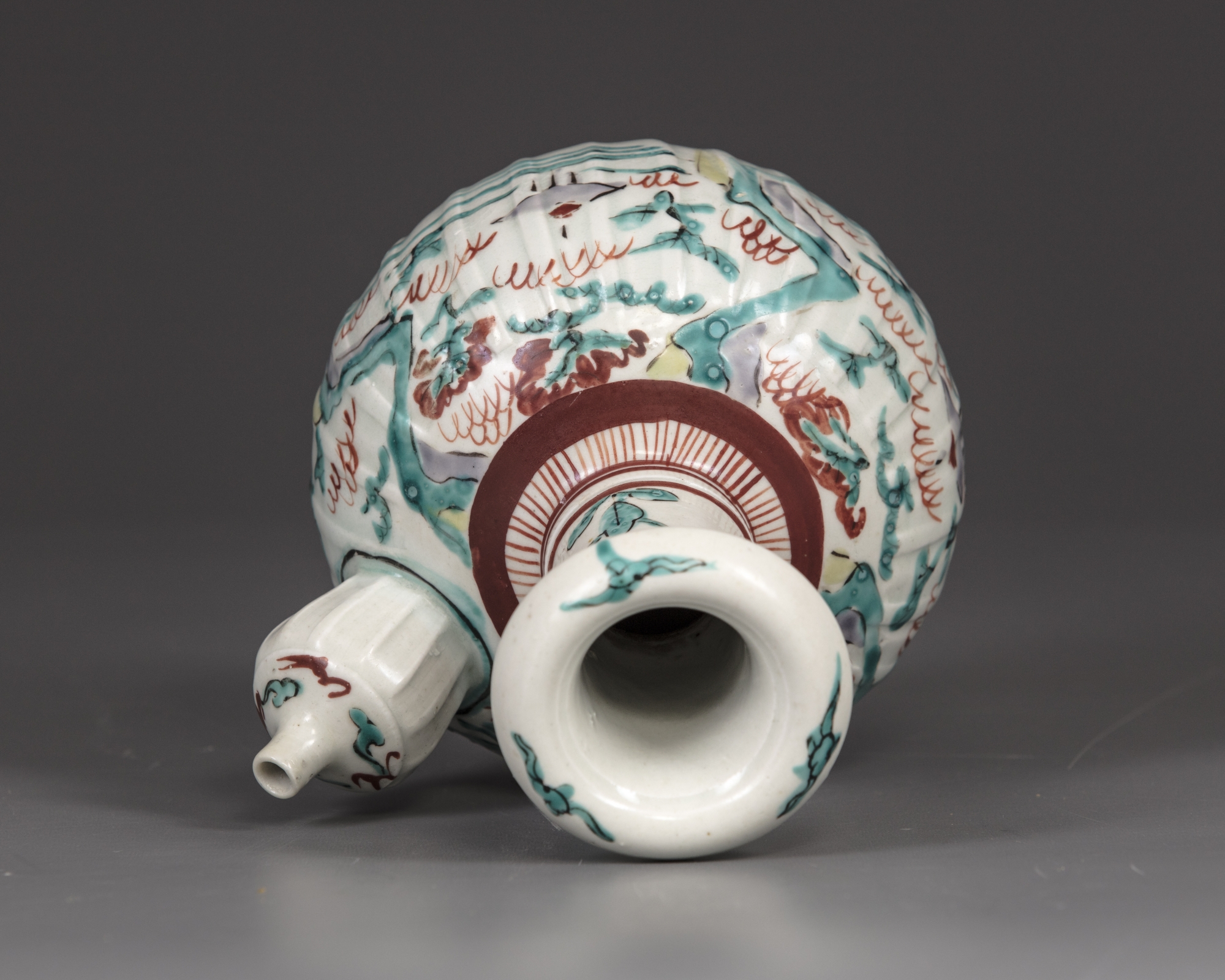 A Japanese Kakiemon style porcelain kendi OAA