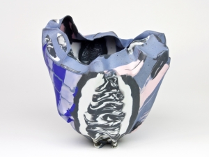 Babs Haenen, Vase ‘Auf den Marmorklippen’, Porcelain with pigments and glaze, 1986 - Babs Haenen