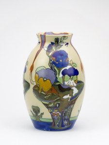 Theo Colenbrander for Plateelbakkerij Zuid-Holland, Ceramic vase with floral motif, ca. 1913 - Theodoor (T.A.C.) Colenbrander