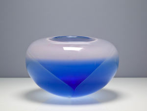 73/5000 Willem Heesen, Unique bowl with blue and white layers, Oude Horn, 1986 - Willem Heesen H.