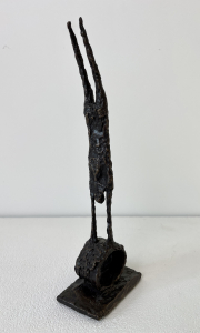 Pearl Perlmutter (1915-2008), gestileerd bronzen sculptuur 'Handstand', eigen atelier 1981. Oplage 3/8. - Pearl Perlmuter