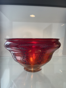 A.D. Copier, Leerdam unica, redglass bowl on feet, B 442, 1927 - Andries Dirk (A.D.) Copier