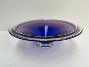 Floris Meydam, helder glazen kom met paarse en roze kleuraccenten, 940725, Bath, Engeland, Neil Wilkin - Floris Meydam