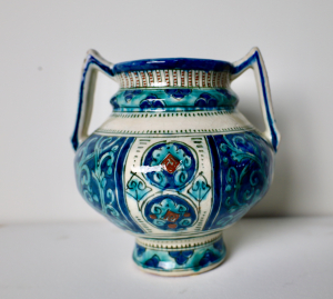 Leon Senf, for de Porceleyne Fles, ca. 1920, New Persian decor, vase with angular ears. - Leon (L.J.) Senf