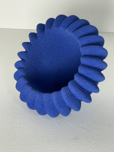 Barbara Nanning (The Hague 1957), blue ceramic sculpture from the 'Botanica' series - Barbara Nanning