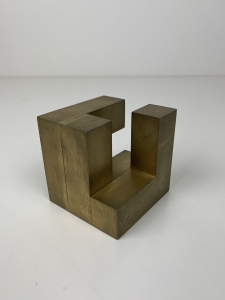 Theo Aart Volten (Andijk 1925 - 2002 Amsterdam), messing sculptuur kubus groot - Andre Theo Aart Andre Volten