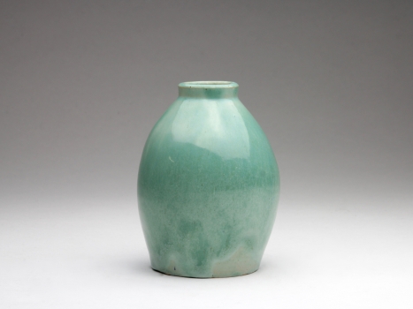Chris Lanooy, Green glazed ceramic vase, 1920s - Chris (C.J.) Lanooy