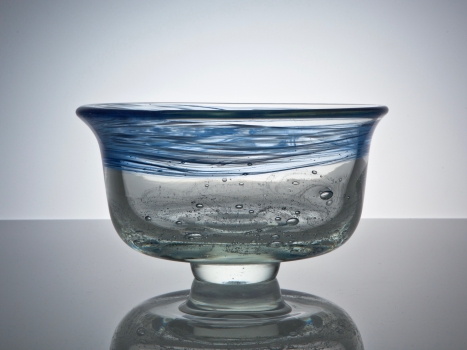 A.D. Copier, Unique bowl with enclosed bubbles and blue decoration, North Sea series, 1979, De Oude Horn - Andries Dirk (A.D.) Copier