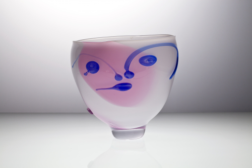 Willem Heesen, Unique bowl on foot with decorative face, 2003 - Willem Heesen W.