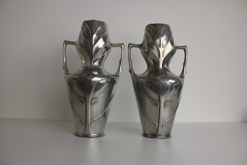 Friedrich Adler for Urania Holland, set of two silver tin vases, design 1140 - Friedrich Adler