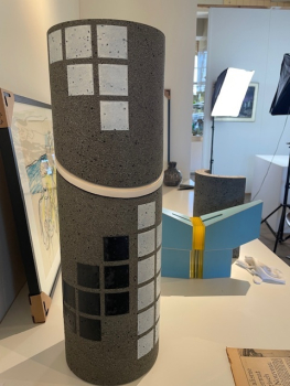 Wim Borst (Gouda 1946), experimentele, hoge cilinder, steengoed met toevoeging van koffiebonen - Wim Borst