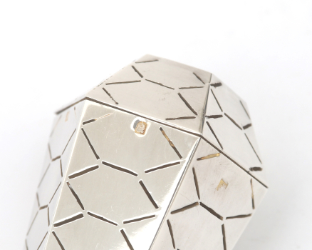 Titian de Geer (1947), 1st grade silver tea egg, 2000, Schoonhoven - Titiaan de Geer